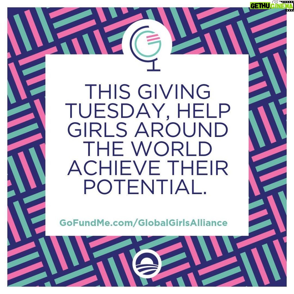 Julia Roberts Instagram - On #GivingTuesday I’m proud to stand with @michelleobama and @globalgirlsalliance to support the grassroots leaders that are working to empower girls around the world. What better way to spend a Tuesday!!😃💪🏻✅Donate today: gofundme.com/globalgirlsalliance