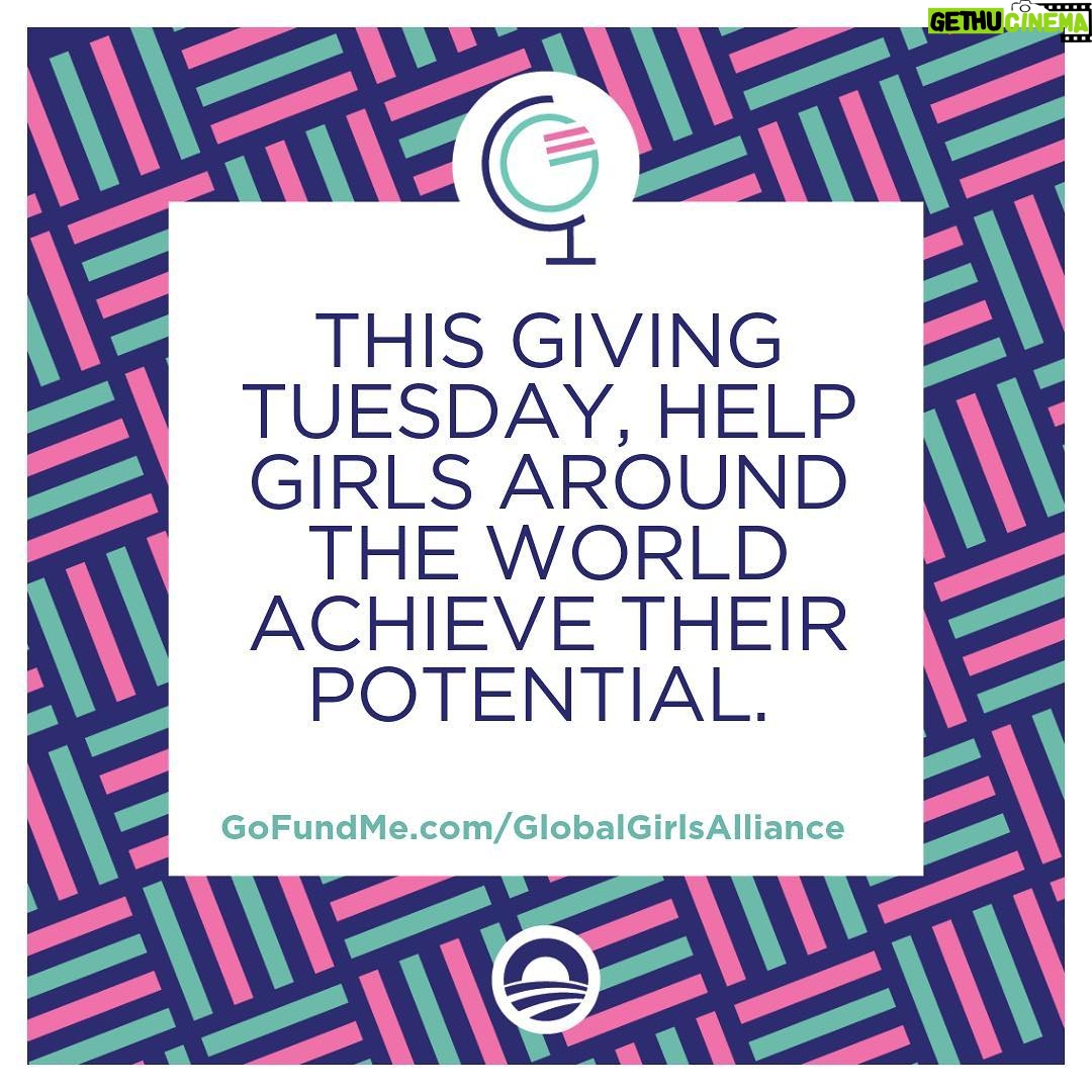 Julia Roberts Instagram - On #GivingTuesday I’m proud to stand with @michelleobama and @globalgirlsalliance to support the grassroots leaders that are working to empower girls around the world. What better way to spend a Tuesday!!😃💪🏻✅Donate today: gofundme.com/globalgirlsalliance
