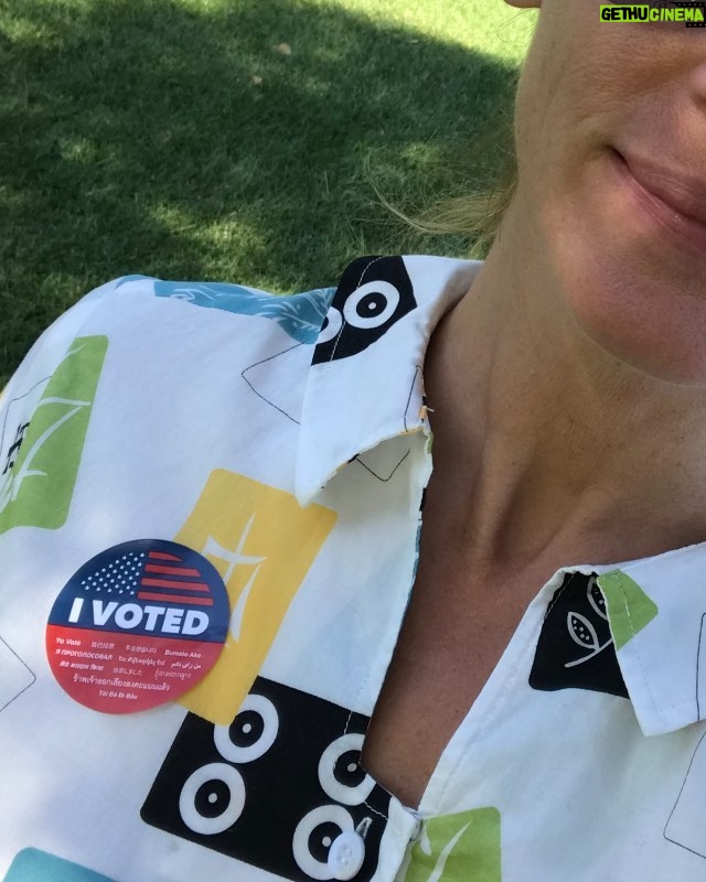 Julia Roberts Instagram - Go Vote! #SUPERPOWER!💪🏻💪🏻💪🏻💪🏻💪🏻