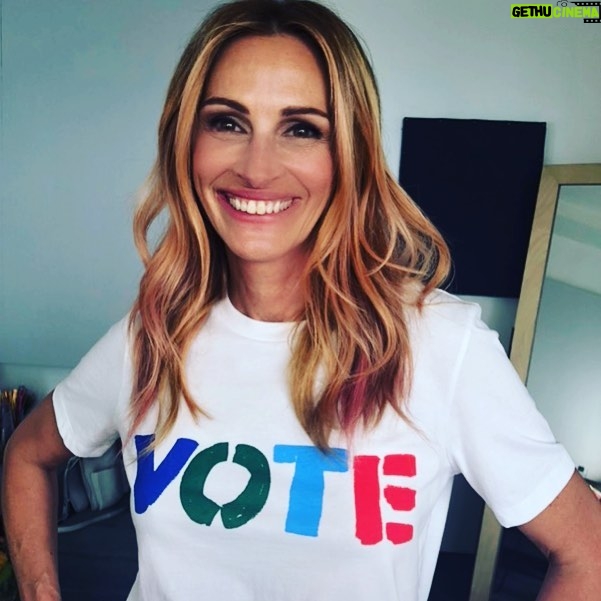 Julia Roberts Instagram - #VOTE💪🏻