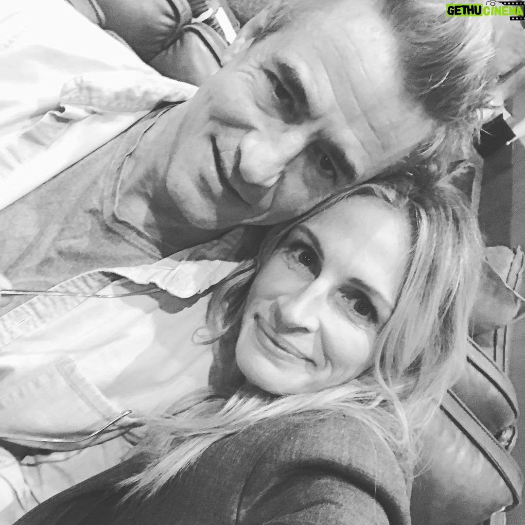 Julia Roberts - 376.8K Likes - Yep. 👫