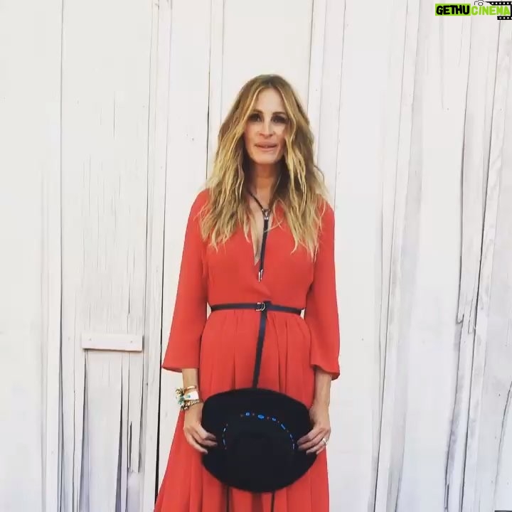 Julia Roberts Instagram - #FBF. Faux Boom Friday 🎩 💃🏼😃
