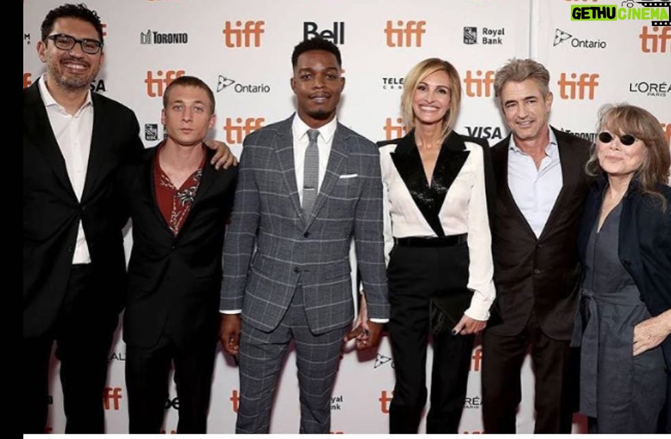 Julia Roberts Instagram - Grateful to be part of this gang. 🌟#sissyspacekislegend #homecomingtv #samesmailiseverything
