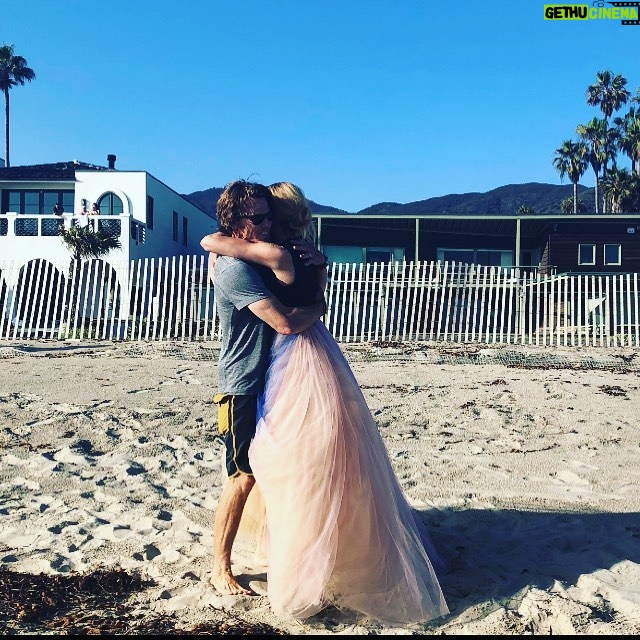 Julia Roberts Instagram - Oh Summer, thank you! You made us happy and brave. We embraced every moment of sun drenched JOY ☀️ #familytime