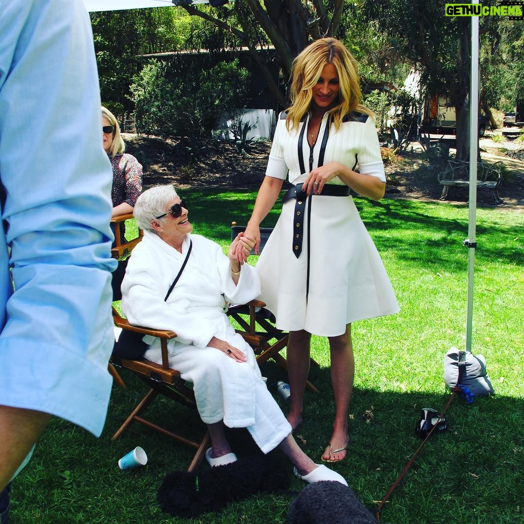 Julia Roberts Instagram - Remembering my sweet, sweet Mom on her birthday. 💜
