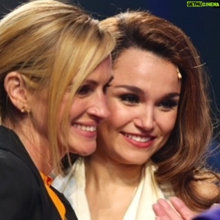 Julia Roberts Instagram - Lovely to meet this talented woman. πππΌπ #prettywomanthemusical #supercast