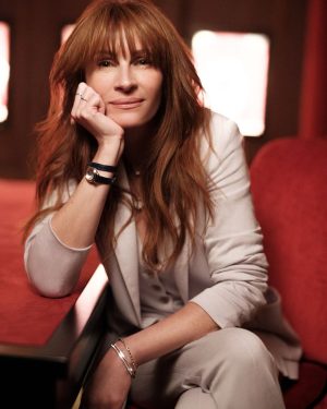 Julia Roberts Instagram - “Wanna Buy a Watch?” 😁 Thank you Geneva and @Chopard. #watchesandwonders2023