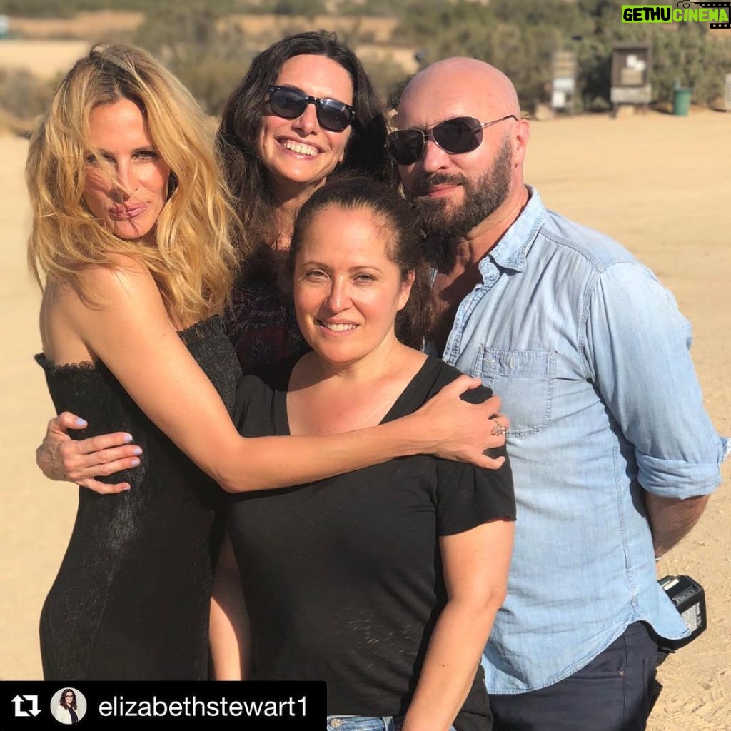 Julia Roberts Instagram - It takes a Village. ⭐ #luckyme. #thoughtweweremakingseriousfaces