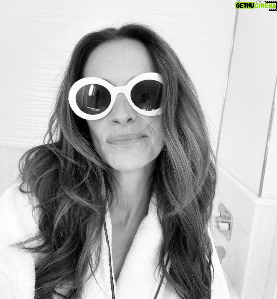 Julia Roberts Instagram - ⭐️ Gaslit Tonight ⭐️