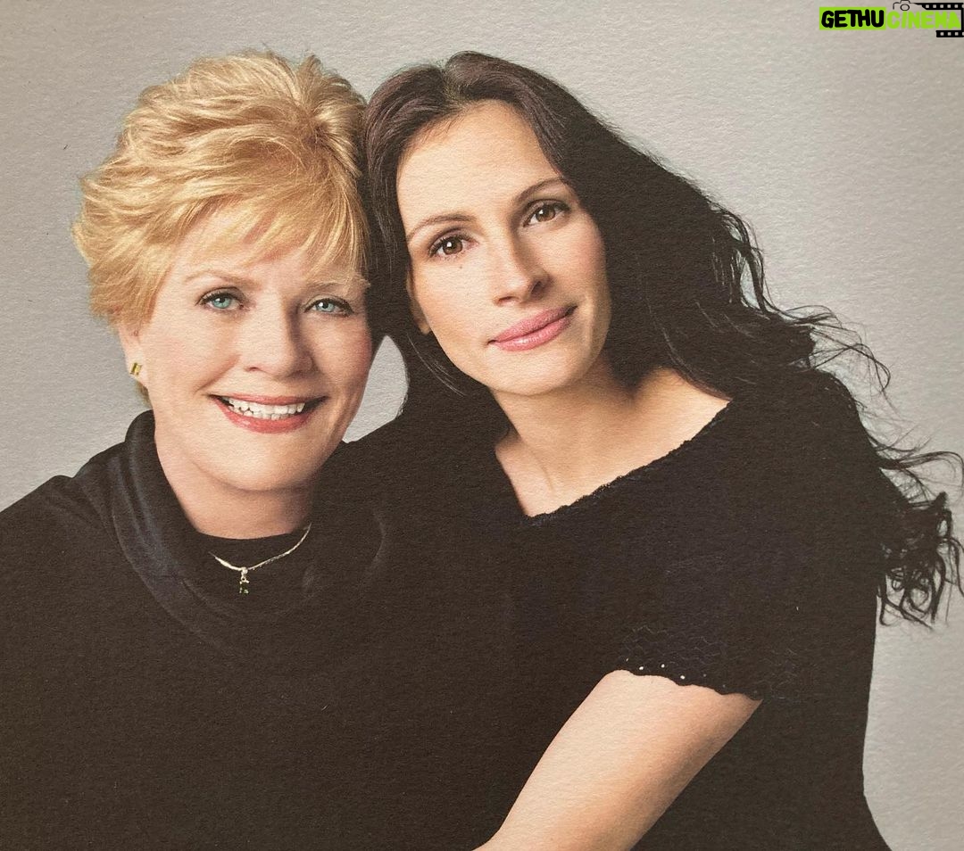 Julia Roberts - 425K Likes - Happy Mothers Day 💐 May we be Mothers when we want, how we want and IF we want. 🙏🏻