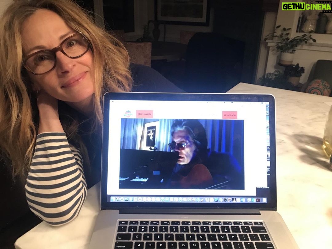 Julia Roberts Instagram - Check Out the great Charlie Sexton among others right now! Food for love.org. Raising money for food banks in New Mexico. Great music for a great cause. 🎶 ❤️ #donatewhatyoucan #loveeachother #wearamask #Allenlove