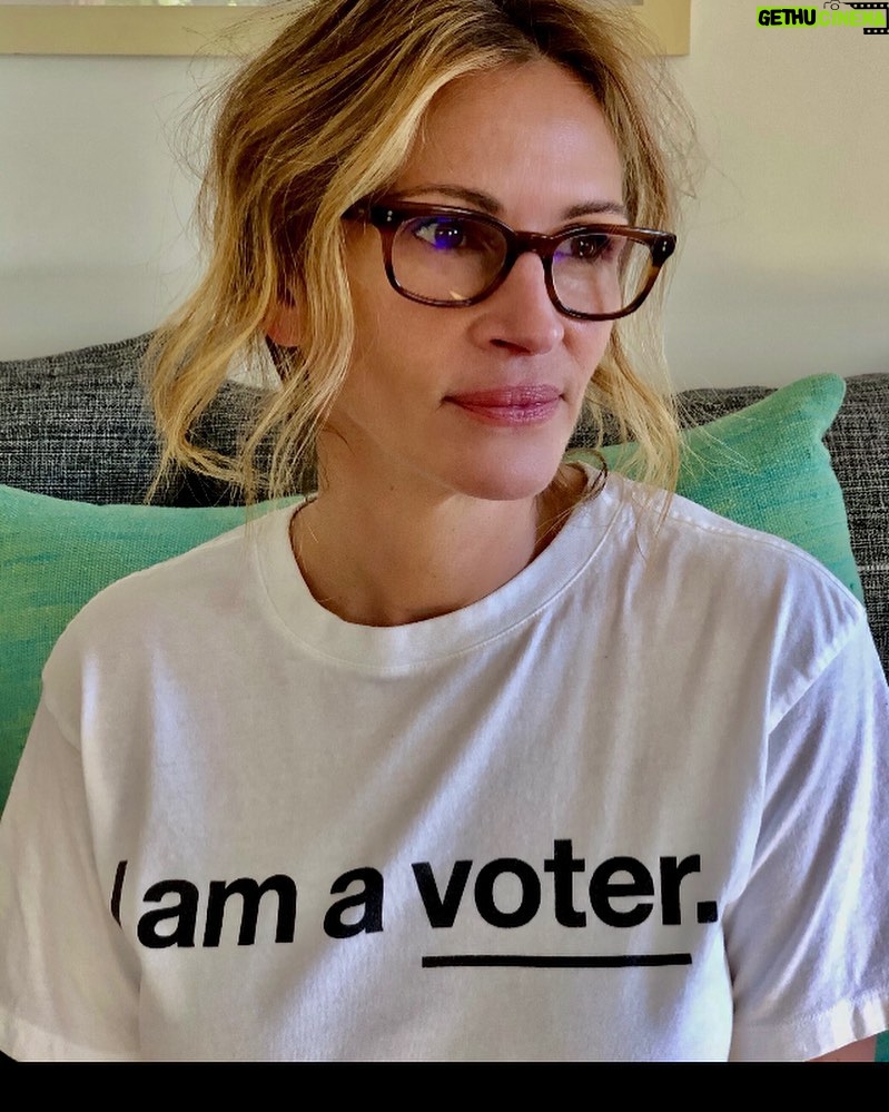 Julia Roberts Instagram - I AM a Voter! Make sure you are too!♥️🤍💙 #weareinthistogether #getyourjush #whenweallvote #🎂