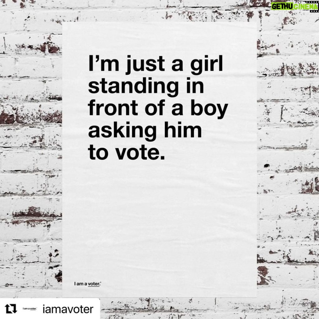 Julia Roberts Instagram - 💙VOTE❤ 1 week to go!! #weareinthistogether #earlyvoting #whenweallvote #wearamask #letsdothis ・・・ #Repost @iamavoter