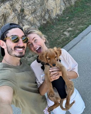 Julianne Hough Instagram - Gracing your feed with some of my favorite #SunnyContent lately 🐶☀️
