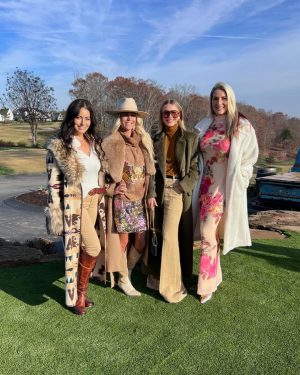 Julianne Hough Instagram - Holding my family extra tight this holiday season ❤️