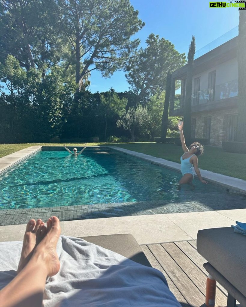 Julianne Hough Instagram - What a dream this trip was 🤍☀️ Thank you, @airbnb, for the most beautiful place to stay in the most beautiful city to celebrate my birthday month ✨🌊🐚 Antibes