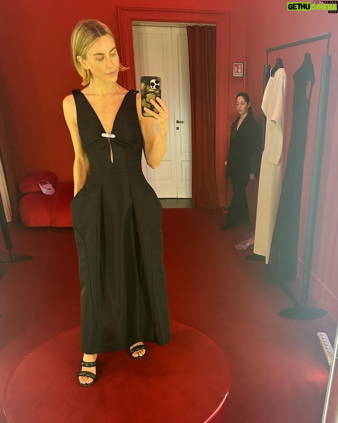 Julianne Hough Instagram - I fell in love with the magic of @danieldelcore years ago. The obsession only grew when I was able to wear one of his most iconic creations during my time as a host this season on Dancing With The Stars. Being invited to his show during Milan Fashion Week was nothing short of a privilege. I truly wish I could live in every piece - each one somehow more sophisticated than the next. To the entire @delcoreofficial team - thank you for your limitless warmth and kindness. Daniel, your light is reflected so evidently and beautifully in your craft. I feel honored to be a witness to such talent. Thank you π€