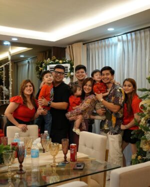 Julie Anne San Jose Instagram - Christmas 2023 😍🎄🫶🏻❤️