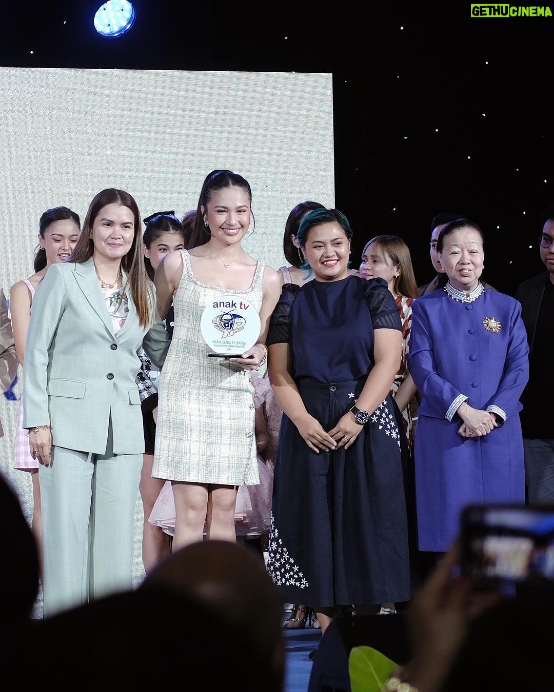 Julie Anne San Jose Instagram - Mabuhay! Maraming salamat Anak TV Seal Awards at sa lahat ng bumubuo nito for recognizing: ✨LIMITLESS ✨The Clash ✨All Out Sundays ✨Maria Clara At Ibarra ✨and Yours truly (hihi) as a Female Makabata Star It’s important to ensure the content we all see that can contribute positively to our values, disposition and understanding. It’s truly an honor and a big responsibility to be considered a role model and an example to our youth (our future leaders), and I will try my best and continue to be one in my own way as the world evolves. Mabuhay ang ating sining at kabataang Pilipino! 🙏🏻🤍