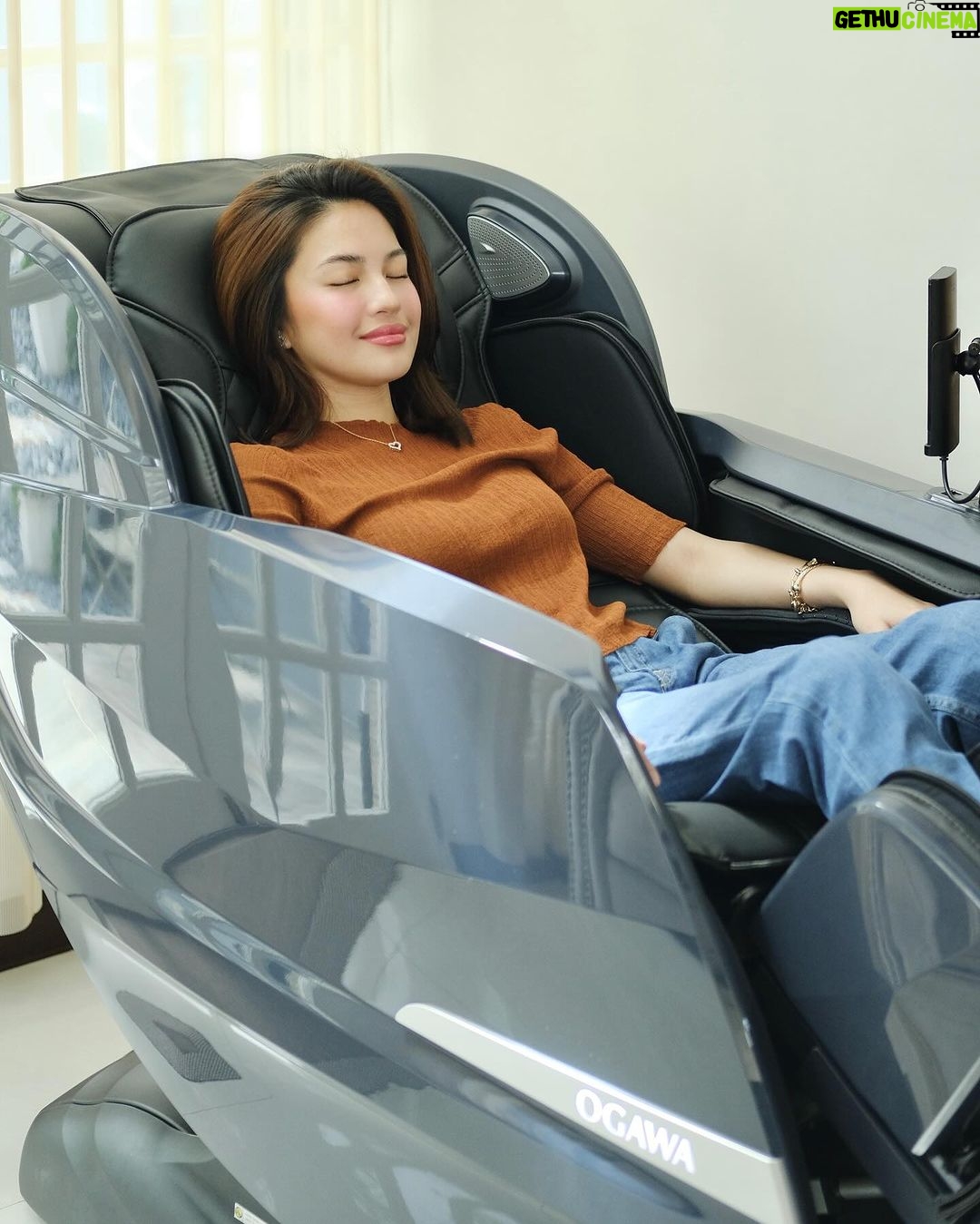 Julie Anne San Jose Instagram - For someone who has a busy lifestyle like I do, relaxation is very important in between work schedules. I’m so happy with this chair - the OGAWA Neo Rev! It has everything needed to make a pleasurable and safe massage experience. The zero gravity is also nice and comfortable. Highly recommended! Check out and follow their social media accounts 🤍 IG: @ogawa_ph FB: OGAWA Philippines Tiktok: @ogawaphilippines #OGAWAPhilippines #RedefiningWellnesswithOGAWA
