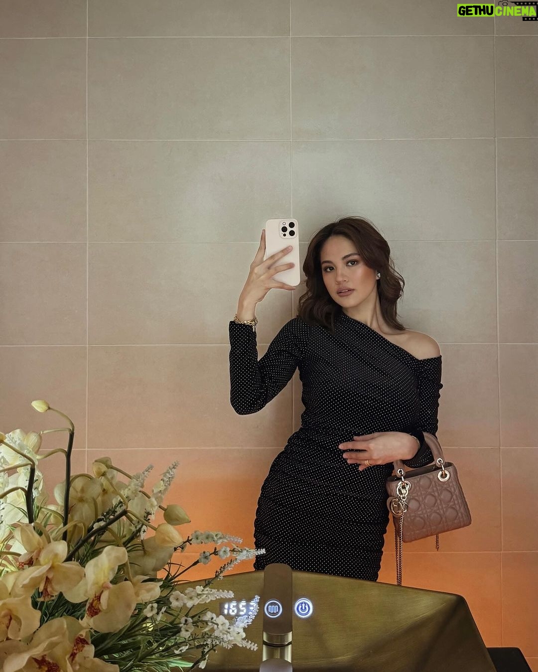 Julie Anne San Jose Instagram - Sunday 🫶🏼