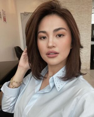 Julie Anne San Jose Instagram - keep calm and selfie