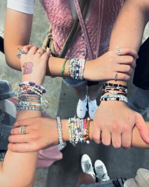 Julie Anne San Jose Instagram - CORE MEMORY 🫶🏼😭💕 @taylorswift