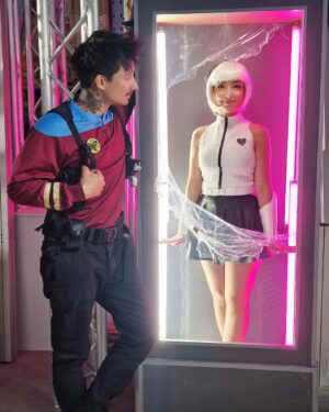 Julien Bam Instagram - Was eine Odyssee der Gefühle alter! Mein Herz pumpt immer noch xD 

AKT 1 unserer 5-teiligen Serie ist jetzt auf Youtube online. 

Uns fällt ein Stein vom Herzen und ihr könnt euch gar nicht vorstellen, wie happy wir gerade alle sind. 

Man hat wieder so viele tolle neue Menschen kennengelernt, neue Freundschaften geknüpft und so ein Gefühls-High durchlebt. Euer Feedback? Einfach von nem anderen Stern. Trotz der langen Youtube Pause waren über 140.000 Menschen bei der Live-Premiere dabei. 

Danke euch! Und auch danke für Trends Platz 1 und danke an meinen Fuß, dass er diese Achterbahn durchgehalten hat <3
