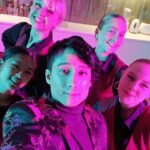 Julien Bam Instagram - Was eine Odyssee der Gefühle alter! Mein Herz pumpt immer noch xD  AKT 1 unserer 5-teiligen Serie ist jetzt auf Youtube online.  Uns fällt ein Stein vom Herzen und ihr könnt euch gar nicht vorstellen, wie happy wir gerade alle sind.  Man hat wieder so viele tolle neue Menschen kennengelernt, neue Freundschaften geknüpft und so ein Gefühls-High durchlebt. Euer Feedback? Einfach von nem anderen Stern. Trotz der langen Youtube Pause waren über 140.000 Menschen bei der Live-Premiere dabei.  Danke euch! Und auch danke für Trends Platz 1 und danke an meinen Fuß, dass er diese Achterbahn durchgehalten hat <3