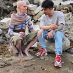 Julien Bam Instagram – Morgen kommt endlich Mann im Mond Akt 2. Seid ihr am Start? 
🟢 12 Uhr auf Youtube! 

Hier ein paar Bilder von AKT 1, die ich vergessen hatte zu posten ❤️🤫

Btw. 
Die letzte Woche war eine der härtesten Postpro-Wochen bislang, aber wir haben alles geschafft, geklärt und repariert bekommen. Und die paar grauen Haare mehr aufm Kopf sind nichts, wenn ich mir das Ergebnis von Akt 2 anschaue. 
Bin sehr sehr hyped, sehr happy aber extremst aufgeregt. Wir sehen uns im Livestream um 12 Uhr 🫶🍼