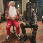 Julien Bam Instagram - Ich verabschiede mich von diesem absolut kranken Jahr. Es waren nicht nur Kurzfilme, die wir produziert haben, sondern die heftigsten Challenges, die uns tagtäglich herausgefordert haben. Danke, dass ihr (die Community) uns dabei begleitet ❤️ much much love von mir. Alleine @eternalgod ist jetzt gerade erst mal n Jahr alt, aber auch hier haben wir ein krasses Learning hinter uns und eine eigene Community aufgebaut. Danke dafür!!! Diese "letzten 3 Hauptvideos": Ein Segen und Fluch für alle Menschen die bei diesen Projekten mitgewirkt haben. Der Julien Bam Channel steht lange nicht mehr nur für Julien Bam, als Kunstfigur, sondern für Kunst und krasse Künstler, die die Projekte erst sehenswert machen. Auch danke hierfür. Und ich fliege nach 3 Jahren endlich mal wieder in die Heimat. Singapur. In 2 Tagen geht es los für die ganze Familie und ich werde die Zeit nutzen, um effektiv nichts zu tun 😴
