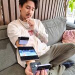 Julien Bam Instagram - Werbung | Habe ein Haus gebaut. Ich bin sehr stolz und grüße an dieser Stelle meine Eltern und @samsunggermany die das alles möglich gemacht haben. Welche Karte würdet ihr ziehen? #FlexEveryAngle mit dem #GalaxyZFlip4 oder #Flex4Multitasking mit dem #GalaxyZFold4?