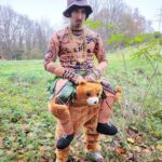 Julien Bam Instagram - Alter ich habe mich noch gar nicht bei euch allen bedankt!! Fühl mich gerade wieder so erfüllt, nachdem ich euer Feedback unter unserem Video gelesen habe. Um ehrlich zu sein, wir hatten hier alle Zittern in den Fingern, als wir nach 2 jahrelangem Stillstand auf dem Julien Bam Kanal dort wieder etwas hochgeladen haben. Aber Realtalk! In der Nacht vorm Upload haben wir durchgemacht, da der Schnitt dann doch VIEL mehr als geplant war. Genau wie damals, richtiger Throwback into our feels. Aber es war geil! Der Dreh war voller Zeitdruck, Wind, Regen, wenig Sonnenlicht. Problemsolving rund um die Uhr. Viele Downs aber auch endlos viele Lacher. Manche Dinge ändern sich nicht, aber das gehört dazu. Und ich liebe es, all das wieder zu erfahren. Ich freu mich richtig, dass ihr so Bock drauf habt. Eure Kommentare, euer Hype, euer Support. Viel zu krank. Wir machen endlich wieder etwas worin wir hier alle krass aufgehen und worin ihr aufgeht. Und es kommt (falls ihr sorgfältig gelesen habt, wisst ihr es ja schon) mehr als versprochen! Was denkt ihr? Welche Märchen werden noch kommen? Aachen, Germany
