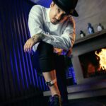 Julien Bam Instagram - Werbung Zeitgeist der Mode getroffen. #UnfoldYourWorld #GalaxyWatch4 #TeamGalaxy @samsunggermany Danke @hat.n.cap für Foto maken