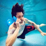 Julien Bam Instagram – Ab sofort auch unter Wasser erreichbar! 

*Werbung 
Ich freue mich sehr ab jetzt offizielles Mitglied des #TeamGalaxy von @samsunggermany zu sein. Das neue #GalaxyS21Ultra 5G habe ich jetzt schon eine Weile und bin von Tag zu Tag mehr begeistert. Dieses Bild hier wurde übrigens mit dem gleichen Modell geschossen. Noch nie so eine so gute Kamera in einem Smartphone gesehen! #withGalaxy 

Next Level! Was meint ihr? Aachen, Germany
