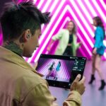 Julien Bam Instagram – Anzeige
Ich kann mir nicht mehr vorstellen, wie Filme drehen ohne die Technik von heute wäre.
Wie haben das die Regisseure nur vor 20 Jahren gemacht? Naja.
By the way: Diesen Samstag um 12 Uhr kommt Songs aus der Bohne Akt 2!
Könnt ihr euch schon vorstellen, was da passieren wird? Welchen Musiker wir hier parodieren?
#TeamGalaxy #GalaxyTabS8 Ultra #GalaxyBudsPro