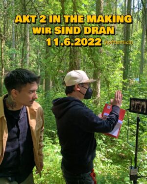 Julien Bam Instagram - Für diese Momente hat sich der ganze Stress schon gelohnt! 

Danke für das insane krasse Feedback. Dachte Songs aus der Bohne würde vielleicht weniger von euch interessieren als Märchen in Asozial. Anscheinend nicht. 
Aber hier .. dings... welchen Song fandet ihr am besten?