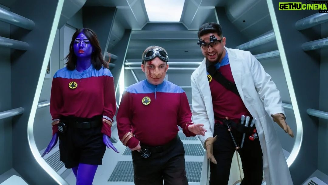 Julien Bam Instagram - HAUPTVIDEO AKT 3 IS COMING! Seid ihr bereit für diesen ü40 minütigen Blockbuster? Ein überkrasser TRAILER st so eben auf Youtube on gekommen. Einfach auf Youtube Julien Bam suchen, 1 Like und 1 Kommentar für uns da lassen. (Bitte macht das, will Mama und Papa beeindrucken kappa) FÜR ALLE: Release AKT3: 10.11 - 18 Uhr (FREITAG)