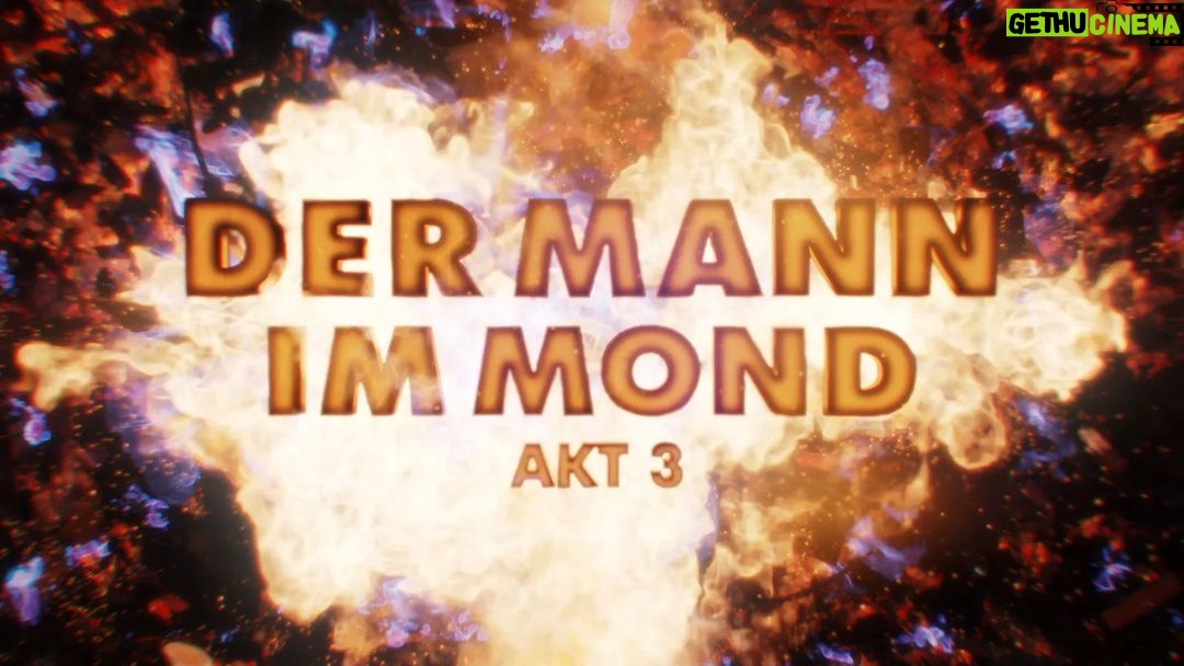 Julien Bam Instagram - HAUPTVIDEO AKT 3 IS COMING! Seid ihr bereit für diesen ü40 minütigen Blockbuster? Ein überkrasser TRAILER st so eben auf Youtube on gekommen. Einfach auf Youtube Julien Bam suchen, 1 Like und 1 Kommentar für uns da lassen. (Bitte macht das, will Mama und Papa beeindrucken kappa) FÜR ALLE: Release AKT3: 10.11 - 18 Uhr (FREITAG)