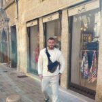 Julien Bert Instagram – Quand j’arrive dans la vie de personne ♠️ Aix-en-Provence, France