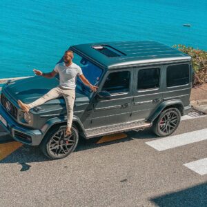 Julien Bert Instagram - Si vous pouvez le rêver , vous pouvez le faire 🔥🚀🤩 merci à @findrive d’avoir réalisé un de mes rêves avec ce merveilleux Classe G ❤️