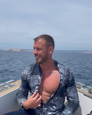 Julien Bert Instagram - Dolce vita 🇮🇹❤️‍🔥#boatday @bikki.beach