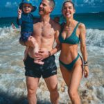 Julieta Nair Calvo Instagram - Con mi equipo en el paraíso . @grandpalladiumpuntacana 🏝️ Grand Palladium Punta Cana Resort & Spa
