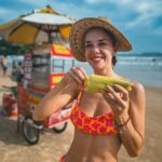 Julieta Nair Calvo Instagram - 🌴❤️ choclo en la playa directo al corazón