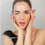 Julieta Nair Calvo Instagram - Un poquito del make up que hicimos con @regina_cosmetics hace unos días . Al final les dejé un videito con un poco del armado y los productos que usamos . Les gusta ? L@s leo 💋 Buenos Aires, Argentina