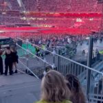 Julieta Nair Calvo Instagram - Viendo a la magnética @taylorswift con mi amor .