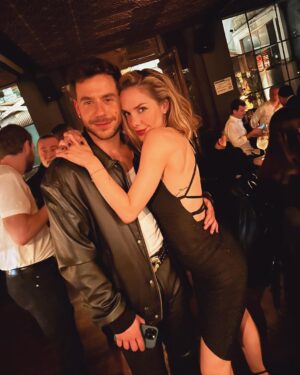 Julieta Nair Calvo Instagram - Festejando los 10 años del lugar más espectacular de Buenos Aires , creado por el amor de mi vida . Te amo y celebro con vos este gran logro . Todos los que pisan @nicky.bsas se enamoran para siempre . Chin chin por muchos años más de felicidad y el mejor sushi que existe . 

Felicitaciones pablito , cana, lucho y todo el gran equipo qué hay detrás de esta genialidad . 
Gracias a todos los amigos que vinieron a festejar esta noche