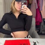Julieta Nair Calvo Instagram - Unas de estos días 🙂 @renaultarg Buenos Aires, Argentina