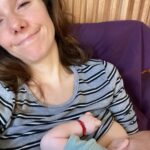 Julieta Nair Calvo Instagram - Teta y primer día Teta y puericultura @paolalactancia Teta y mastitis Teta y primer camarín Teta y detrás del escenario Teta y aeropuerto Teta y playa Teta y vista Teta y el sur Teta y teatro Cómo verán , la Teta va con todo 🙌🏼💜😂 En la semana de la lactancia materna celebro y agradezco poder vivir la magia y la conexión única que es DAR TETA.
