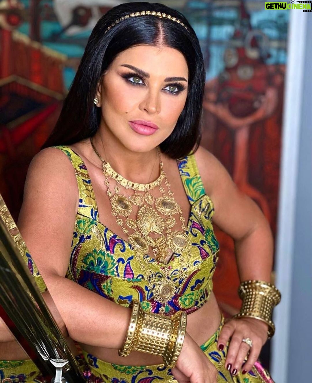 Jumana Murad Instagram - يمكن أن يجادل العاقل كل أحد إلا الحاسد والجاهل فلا يصلحهما إلا التجاهل 💚 #جومانا_مراد Makeup: @ahmedelkhawaga1